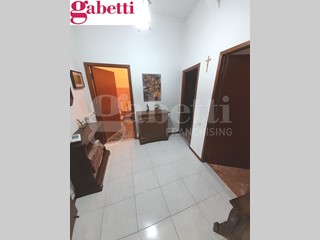 Appartamento in Vendita a Poggibonsi, 140'000&euro;, 114 m²