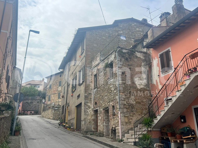 Appartamento in Vendita a Magione, 33'000&euro;, 104 m²