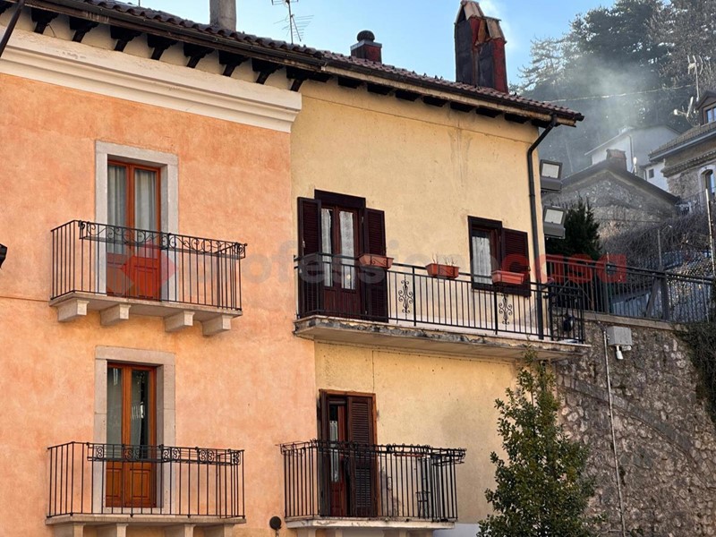 Trilocale in Vendita a Pescasseroli, 179'000&euro;, 80 m², arredato