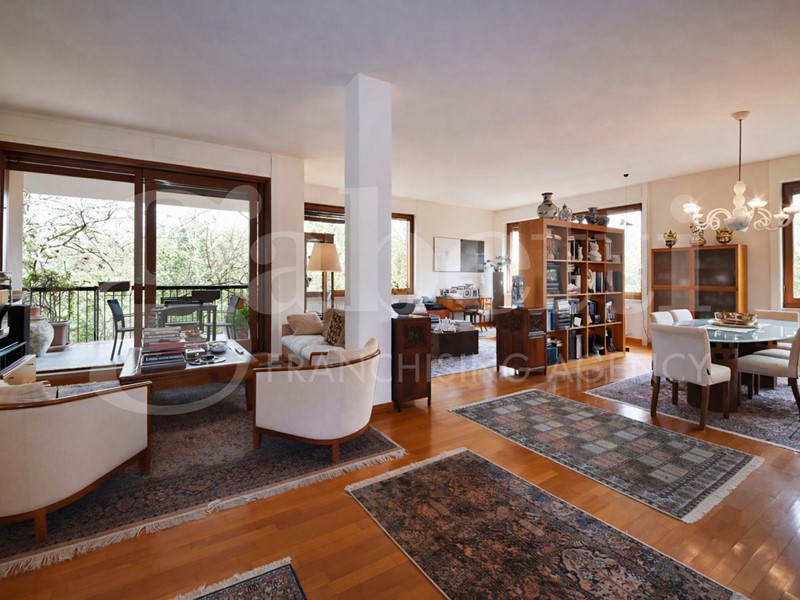 Quadrilocale in Vendita a Monza, 1'150'000&euro;, 235 m², arredato, con Box