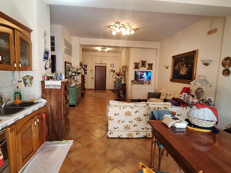 Appartamento in Vendita a Napoli, 245'000&euro;, 140 m²
