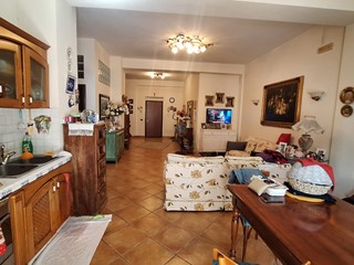 Appartamento in Vendita a Napoli, 245'000&euro;, 140 m²