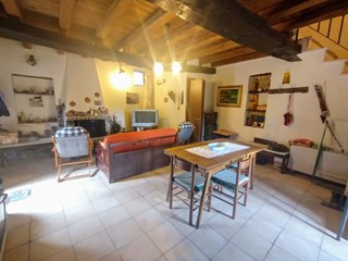 Appartamento in Vendita a Tagliacozzo, 58'000&euro;, 75 m²