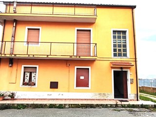Appartamento in Vendita a Girifalco, 95'000&euro;, 206 m²