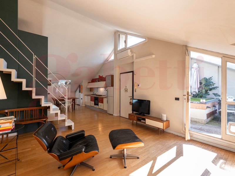 Attico in Vendita a San Mauro Torinese, 180'000&euro;, 92 m², con Box