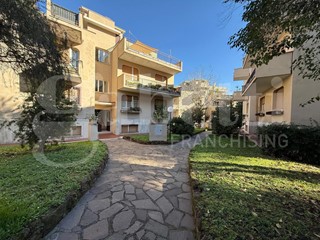Quadrilocale in Affitto a Roma, 980&euro;, 118 m²