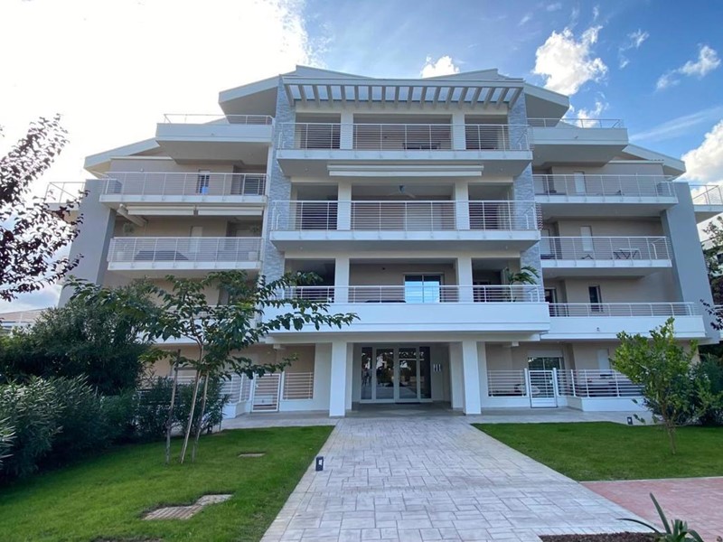 Attico in Vendita a Tortoreto, 525'000&euro;, 100 m², arredato, con Box