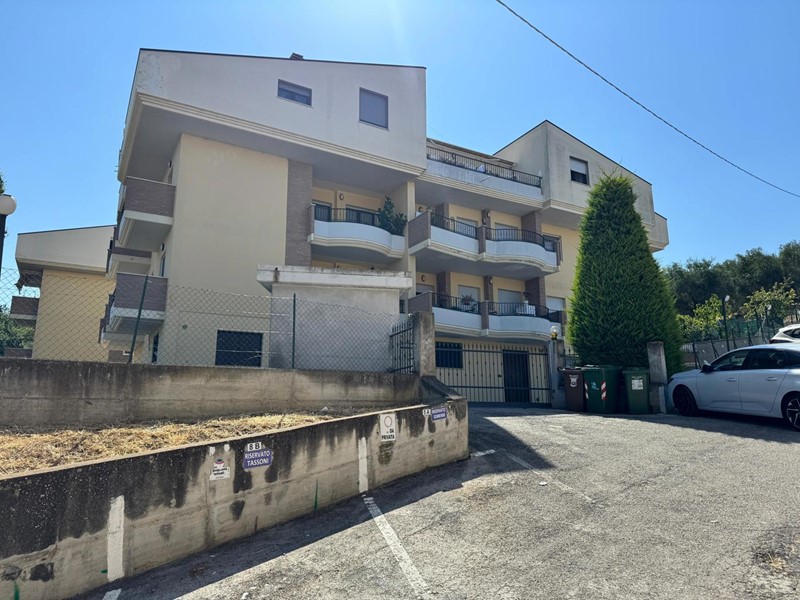 Trilocale in Vendita a Tortoreto, 163'000&euro;, 90 m², con Box