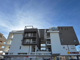 Trilocale in Vendita a Tortoreto, 207'000&euro;, 107 m², con Box