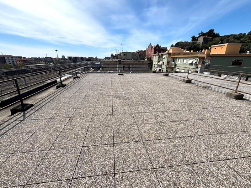 Appartamento in Vendita a Savona, zona ZONA STAZIONE, 258'000&euro;, 160 m²