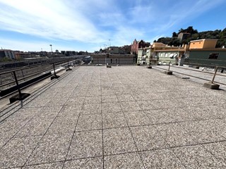 Appartamento in Vendita a Savona, zona ZONA STAZIONE, 258'000&euro;, 160 m²