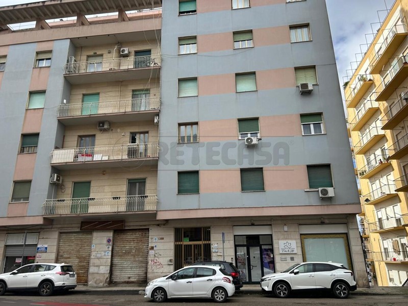 Appartamento in Vendita a Caltanissetta, 130'000&euro;, 160 m²