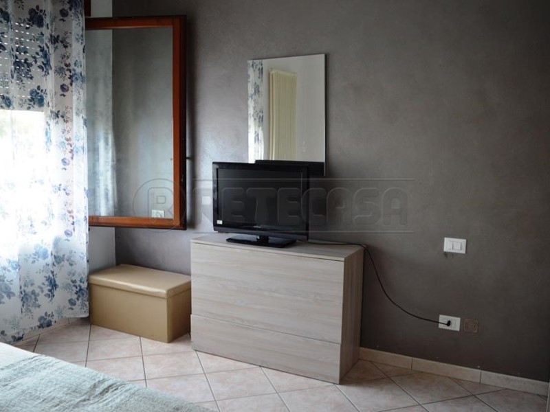 Bilocale in Vendita a Montecchio Maggiore, 70'000&euro;, 65 m², arredato, con Box