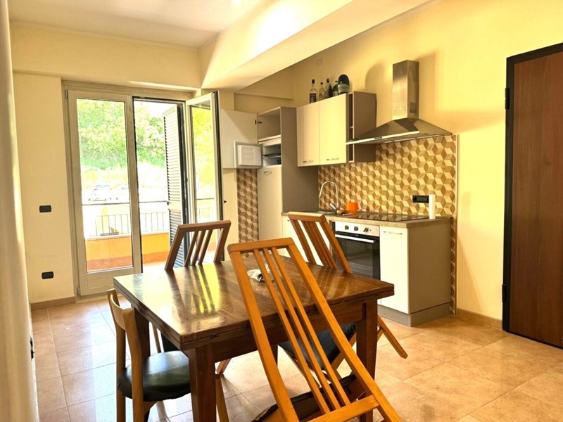 Appartamento in Vendita a Veroli, zona Castelmassimo, 82'000&euro;, 60 m²