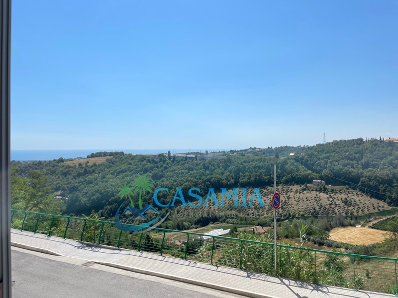 Appartamento in Vendita a Ripatransone, 185'000&euro;, 139 m², con Box