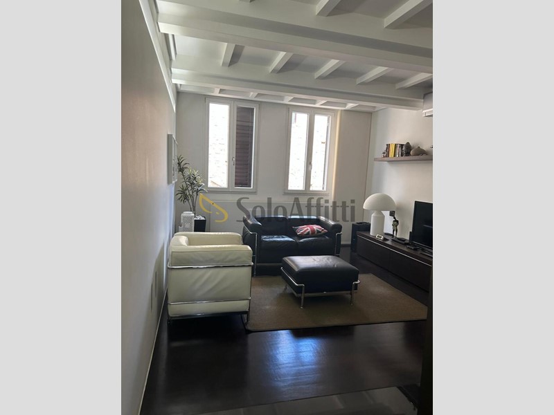 Trilocale in Affitto a Firenze, zona Centro Storico, 1'500&euro;, 60 m², arredato