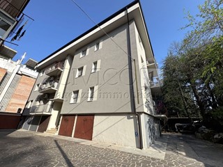 Bilocale in Vendita a Vicenza, zona Centro cittÃ, 75'000&euro;, 53 m², arredato