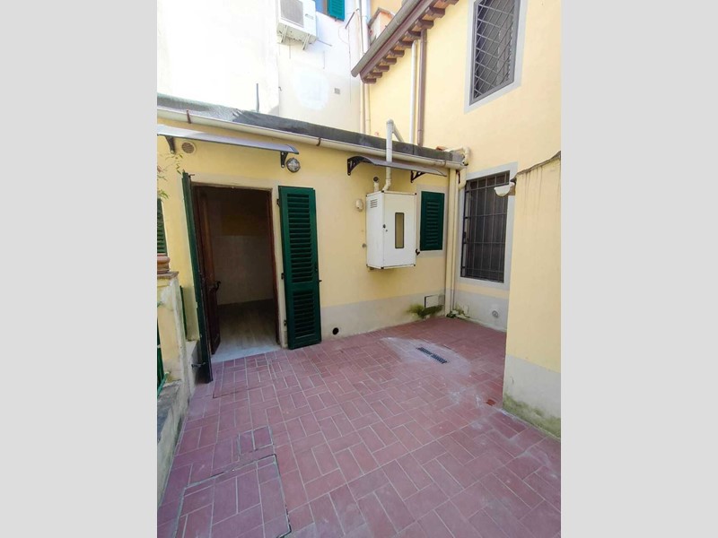Bilocale in Vendita a Firenze, zona Castello, 180'000&euro;, 45 m²