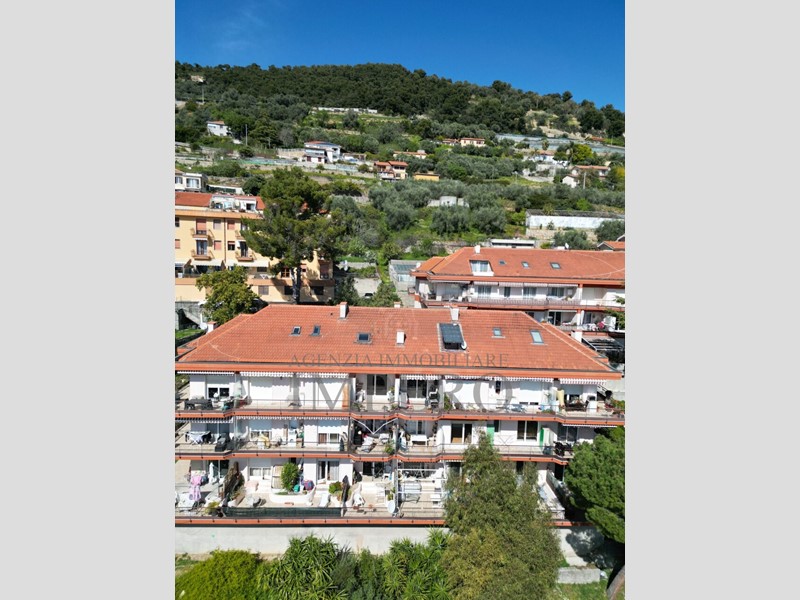 Quadrilocale in Vendita a Ventimiglia, zona San Secondo, 250'000&euro;, 81 m², con Box