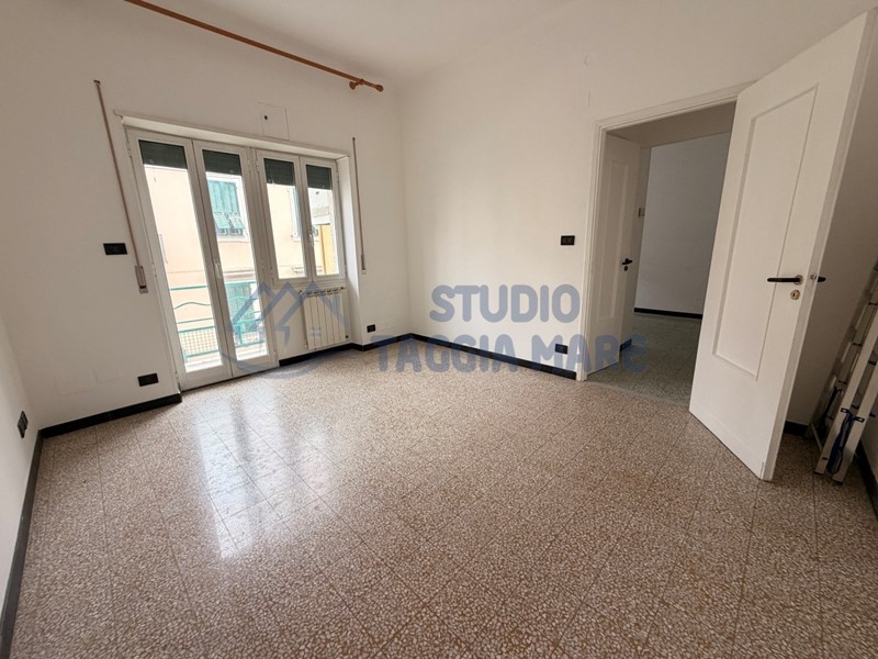 Bilocale in Vendita a Taggia, zona Arma Di Taggia, 145'000&euro;, 40 m²