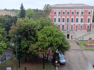 Appartamento in Vendita a Genova, zona Cornigliano, 126'000&euro;, 140 m²