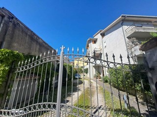 Appartamento in Vendita a Amelia, 80'000&euro;, 80 m²