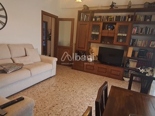 Quadrilocale in Vendita a Arcola, zona Termo, 135'000&euro;, 78 m², con Box