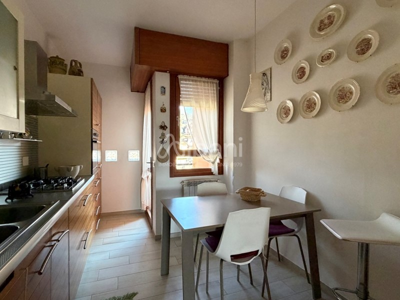 Appartamento in Vendita a Aulla, zona Albiano Magra, 168'000&euro;, 100 m², arredato
