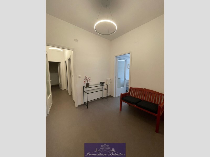 Quadrilocale in Vendita a Firenze, zona Legnaia, 355'000&euro;, 100 m²