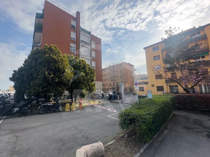 Quadrilocale in Affitto a Bologna, zona Saffi, 1'050&euro;, 107 m², con Box