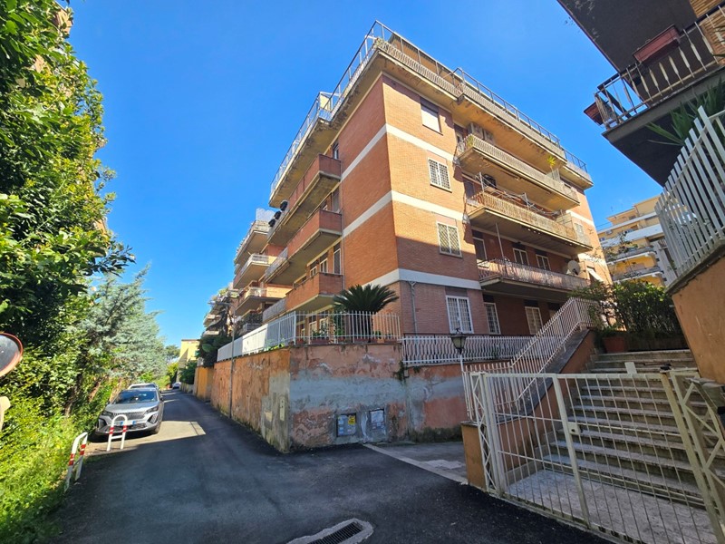 Quadrilocale in Vendita a Roma, 449'000&euro;, 146 m², con Box