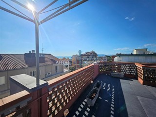 Appartamento in Vendita a Massa, 420'000&euro;, 140 m², con Box