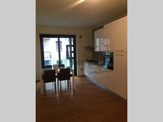 Trilocale in Affitto a Pescara, zona Via Nicola Fabrizi, 900&euro;, 80 m², arredato