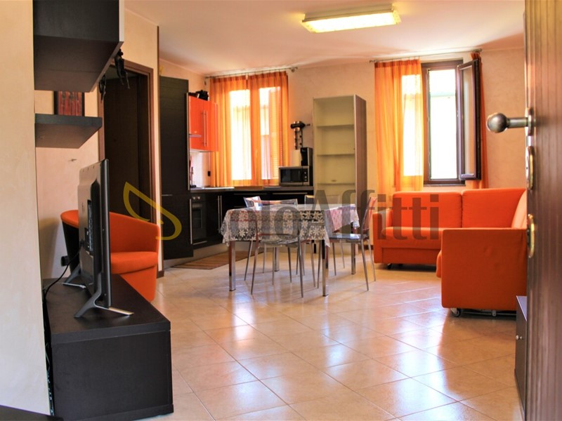 Bilocale in Affitto a Parabiago, 650&euro;, 60 m², arredato