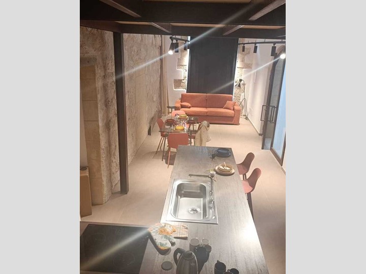 Bilocale in Affitto a Siracusa, zona ORTIGIA - UMBERTO, 700&euro;, 110 m², arredato