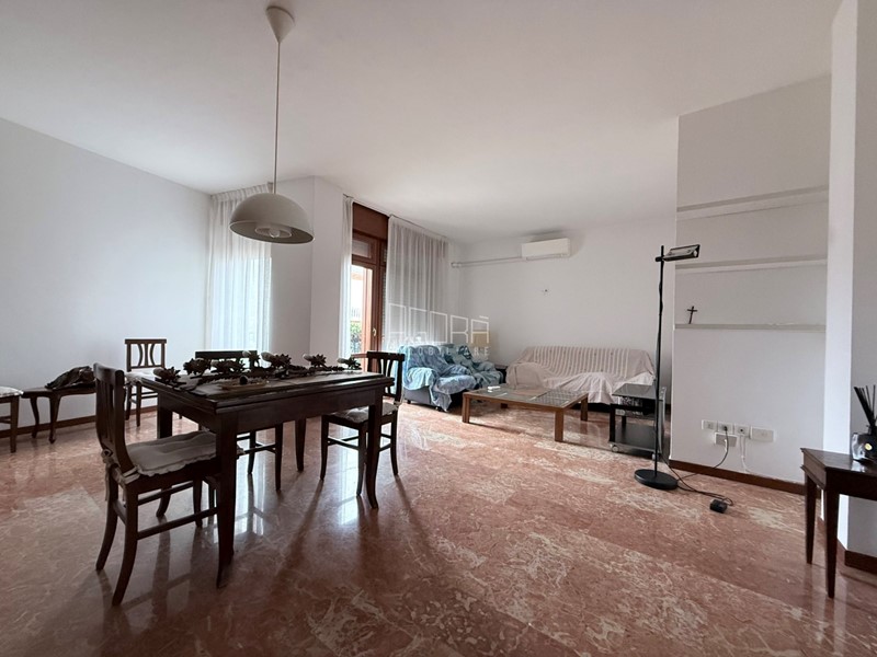 Appartamento in Vendita a Rovigo, zona Centro cittÃ, 167'000&euro;, 115 m²