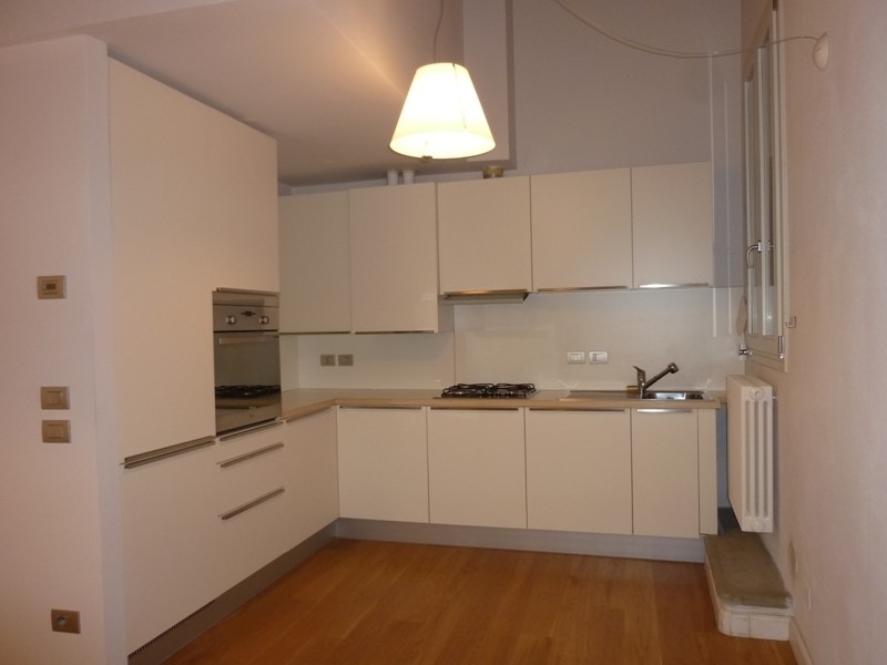 Trilocale in Affitto a Bologna, zona Centro Storico, 1'550&euro;, 70 m², arredato