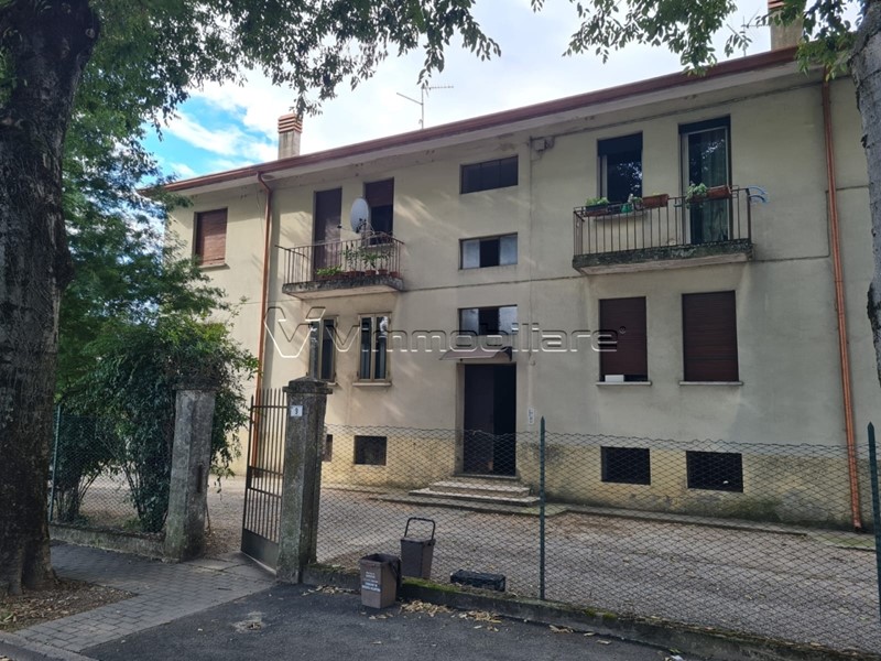 Quadrilocale in Vendita a Noventa Vicentina, 63'000&euro;, 68 m²