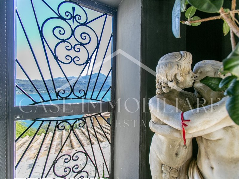 Appartamento in Vendita a Castel Gandolfo, 294 m²