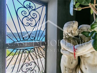 Appartamento in Vendita a Castel Gandolfo, 294 m²