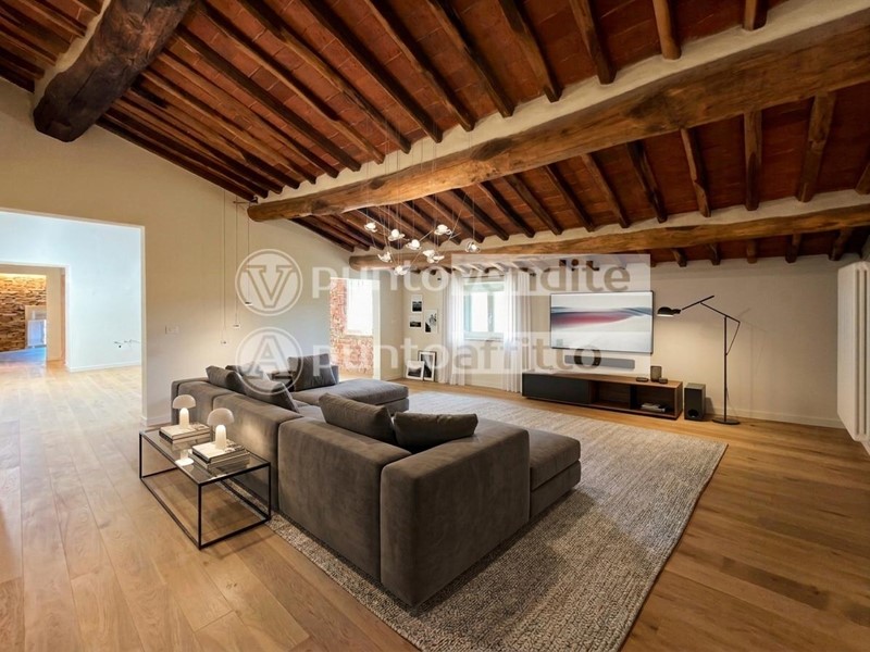 Appartamento in Vendita a Lucca, 650'000&euro;, 140 m²