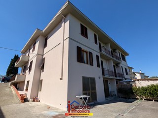 Appartamento in Vendita a Cerreto Guidi, 250'000&euro;, 150 m², con Box