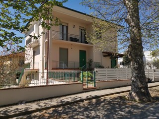 Appartamento in Vendita a Fucecchio, zona San Pierino, 260'000&euro;, 140 m², con Box