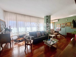 Appartamento in Vendita a Cecina, 298'000&euro;, 210 m²