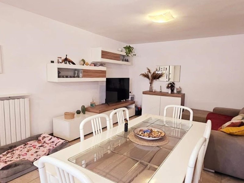Bilocale in Vendita a Carrara, zona Marina di Carrara, 140'000&euro;, 48 m², arredato