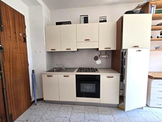 Trilocale in Vendita a Colle di Val D'Elsa, zona Quartaia, 85'000&euro;, 47 m²