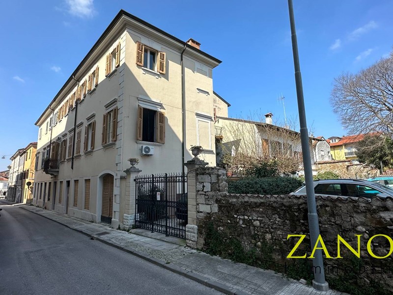 Quadrilocale in Vendita a Gorizia, 250'000&euro;, 189 m²