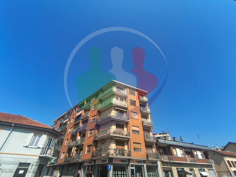 Bilocale in Vendita a Nichelino, 120'000&euro;, 72 m²