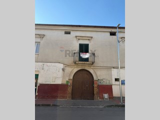Trilocale in Vendita a Carinola, 55'000&euro;, 111 m²
