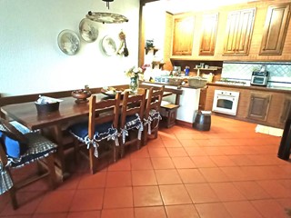 Appartamento in Vendita a Crespina Lorenzana, 249'000&euro;, 220 m²